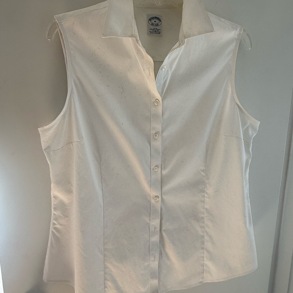 sleeveless white shirt
